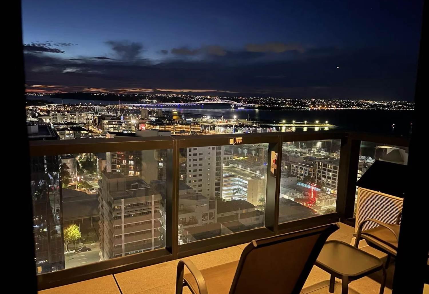 Magnificent Harbour View Skytower View Apartment In Cbd Auckland Exterior photo